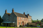 Haupthaus des B&B Charlotte mit Restaurant
