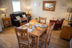 Cottage 1 - Wohn-/ Esszimmer