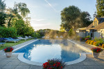 Beheizter Pool im Garten
