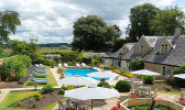 Hotel mit Pool