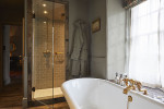 PIG Hotel HarlynBay Urlaub Cornwall Geraeumiges Comfy Luxus Doppelzimmer Bad
