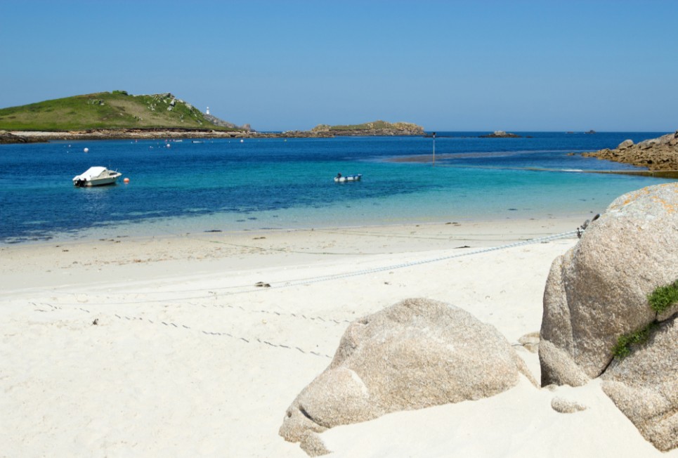 Hotel Urlaub auf den Scilly Inseln -  St. Martin's Lower Town beach and quay